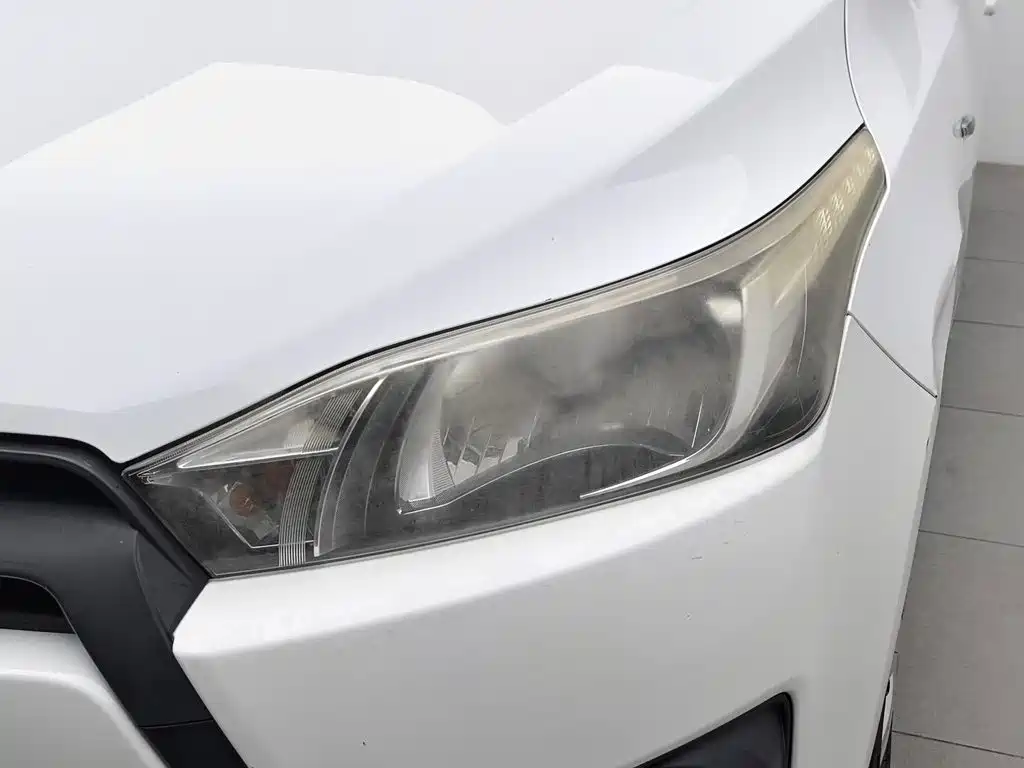 Toyota Yaris L 2014