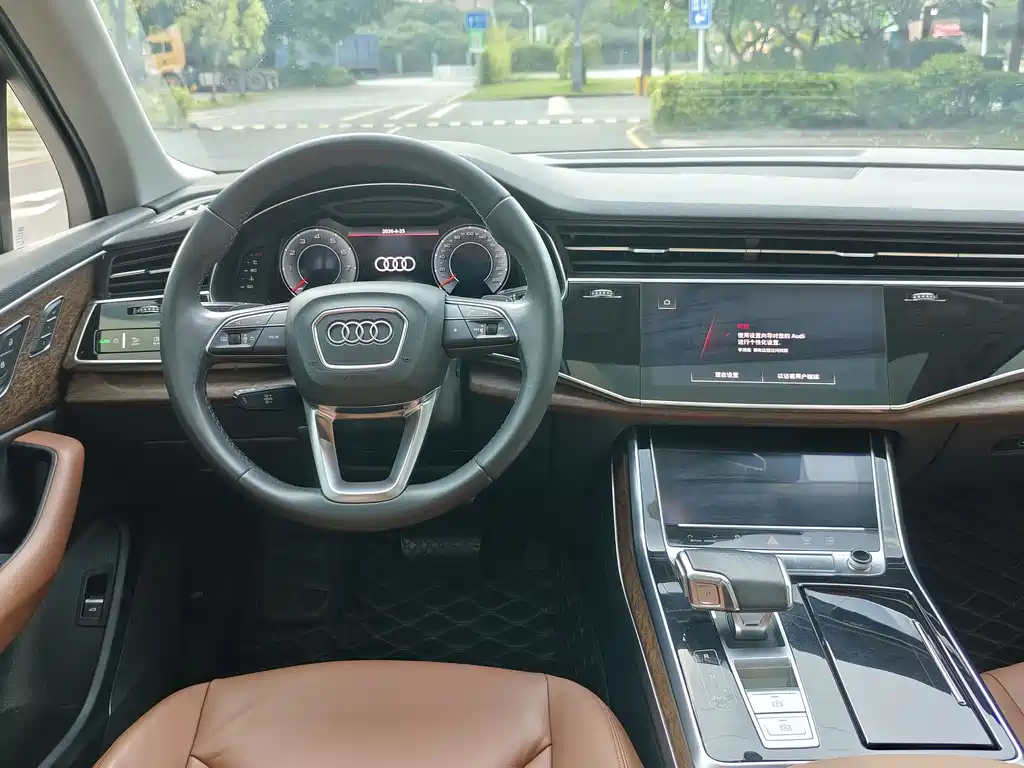 Audi Q7 2021 — фото 12