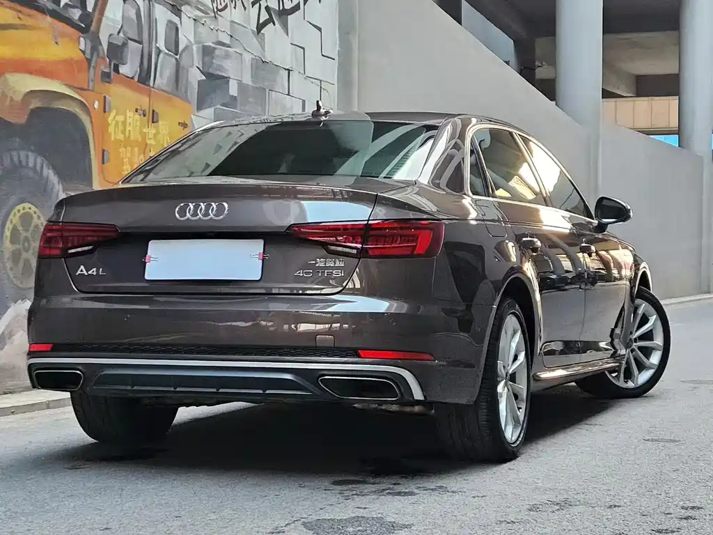 Audi A4L 2019 — фото 2
