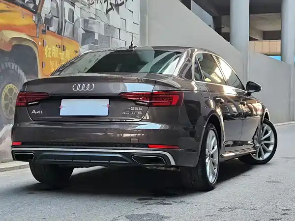Audi A4L 2019