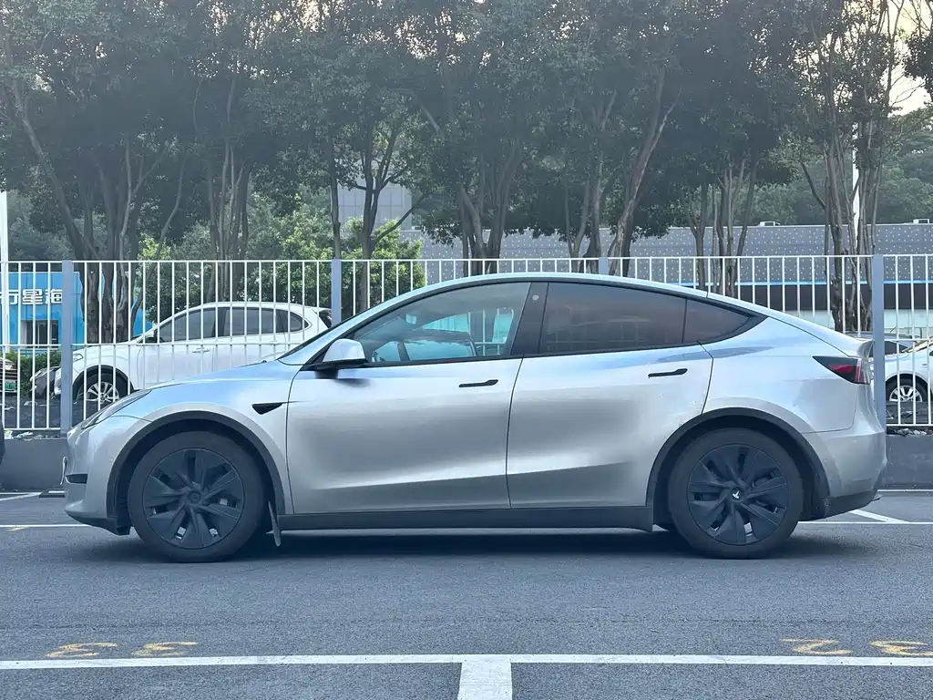 Tesla Model Y 2022 — фото 3