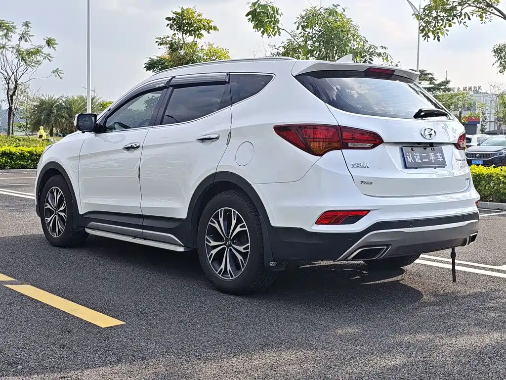 Hyundai Santa Fe 2018 — фото 4