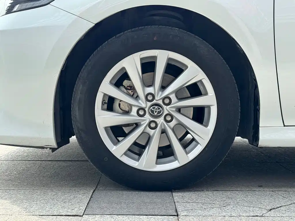 Toyota Camry 2022 — фото 22