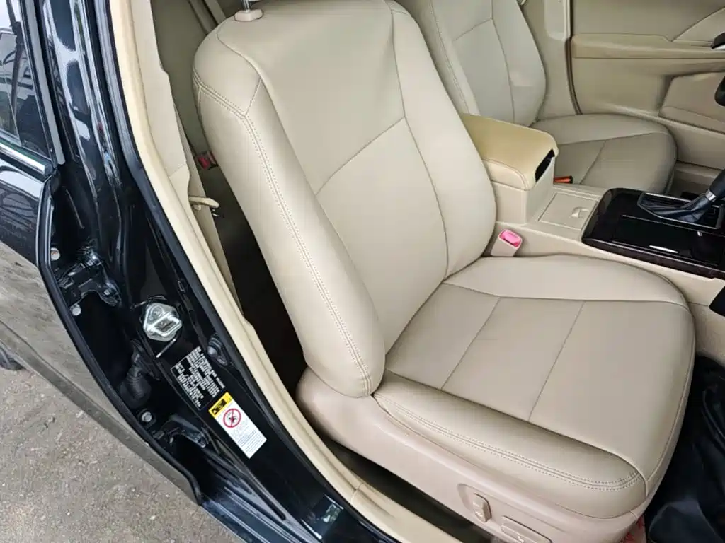 Toyota Camry 2017 — фото 20