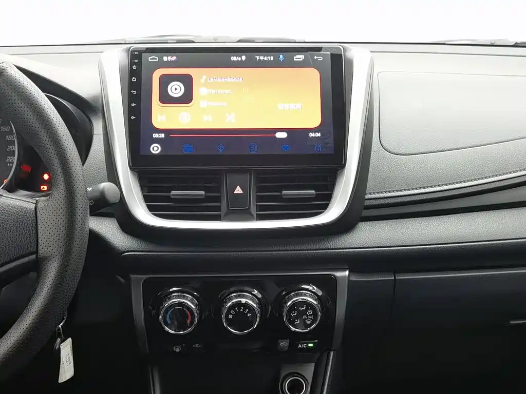 Toyota Yaris L 2020 — фото 12