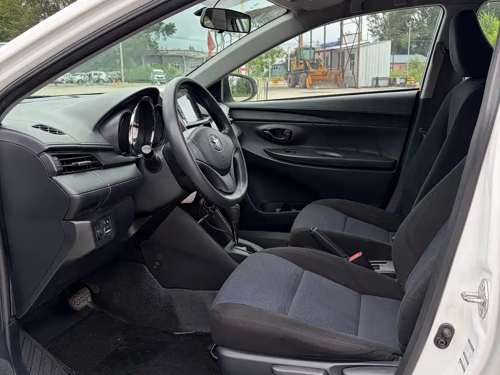Toyota Yaris L 2017