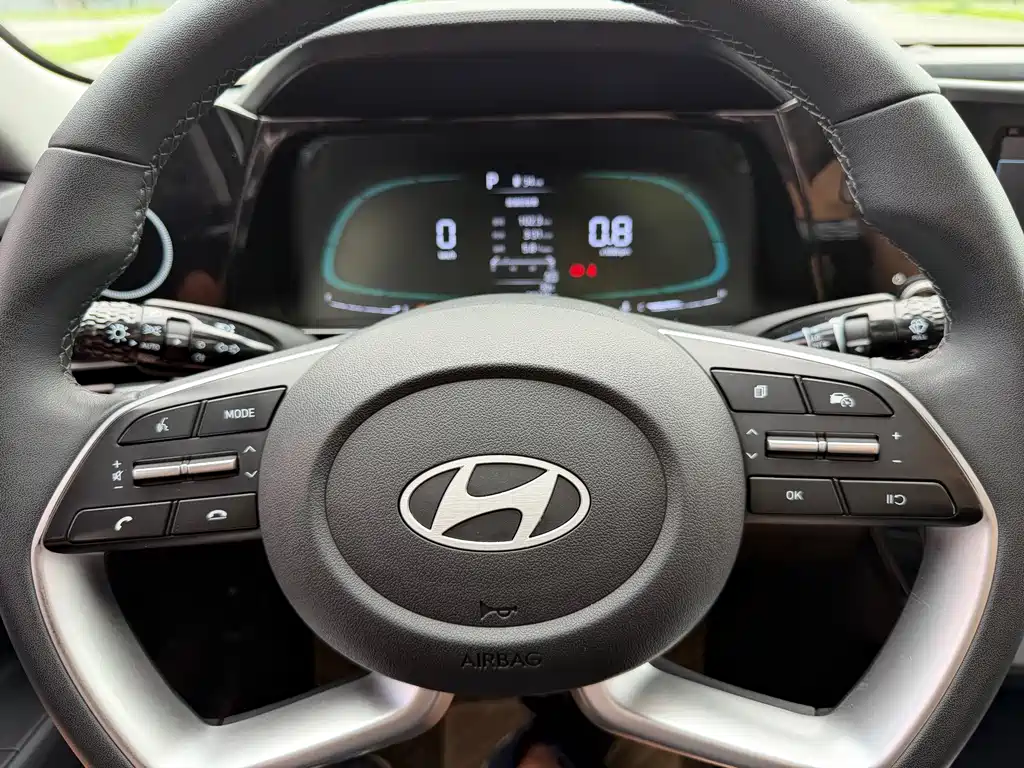 Hyundai Elantra 2025 — фото 11
