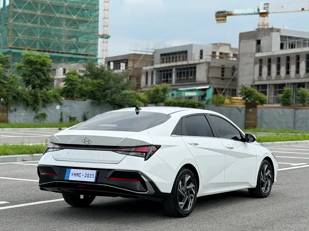 Hyundai Elantra 2025 — фото 19