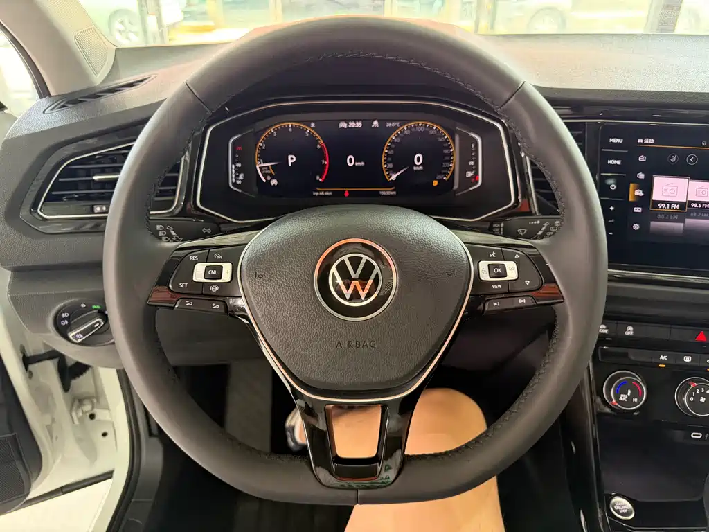 Volkswagen T-Roc 2021 — фото 12