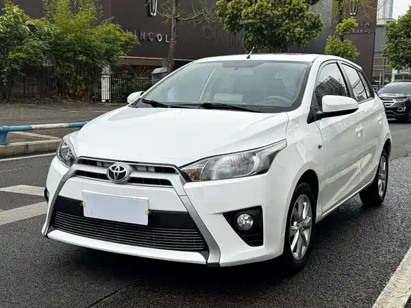 Toyota Yaris L 2015