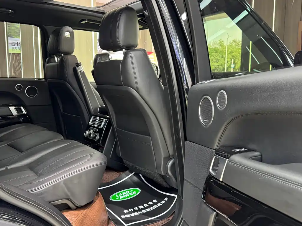 Land Rover Range Rover 2018 — фото 16