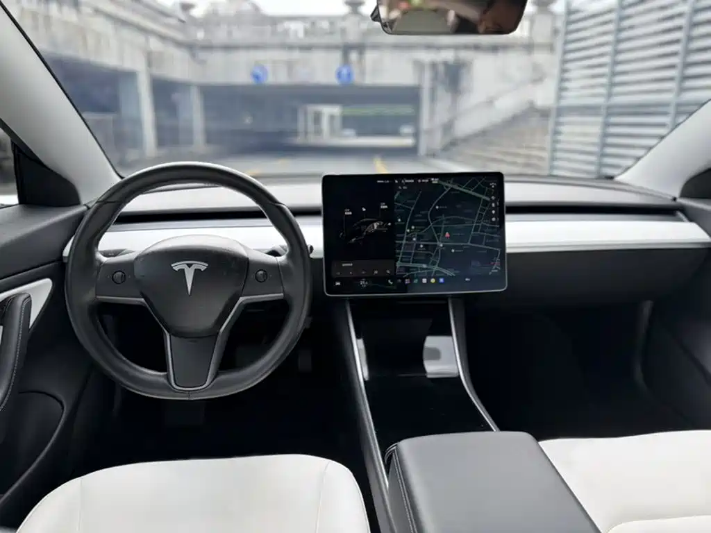 Tesla Model 3 2019 — фото 18