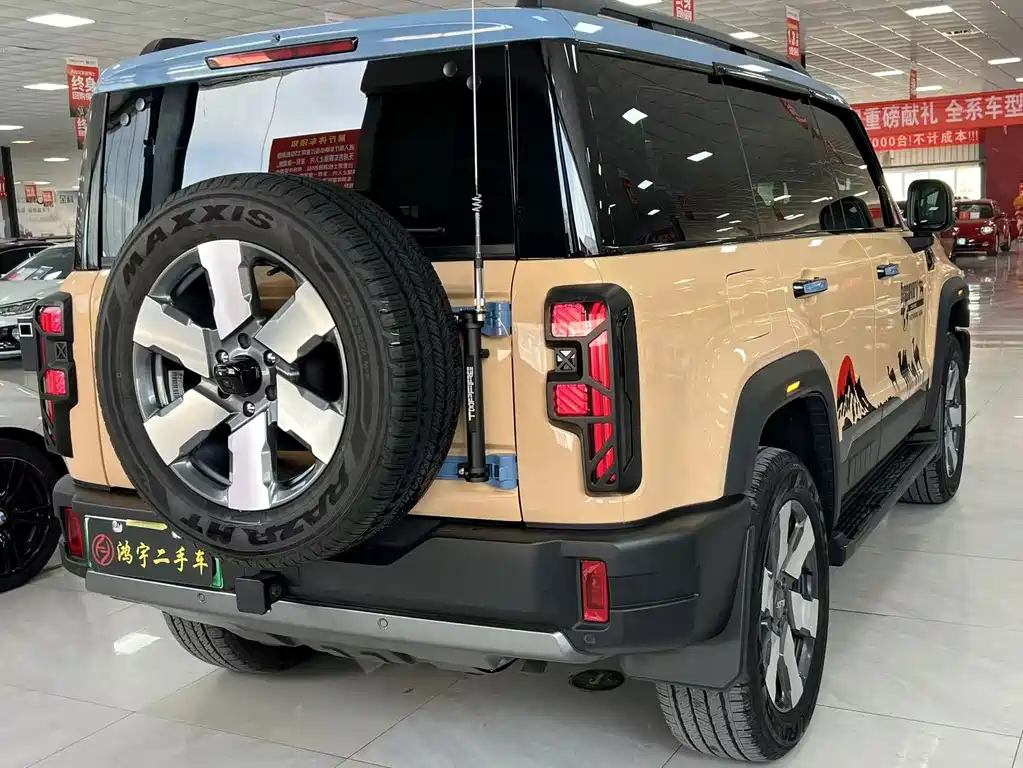 BAIC BJ40 Extended Range 2025 — фото 9