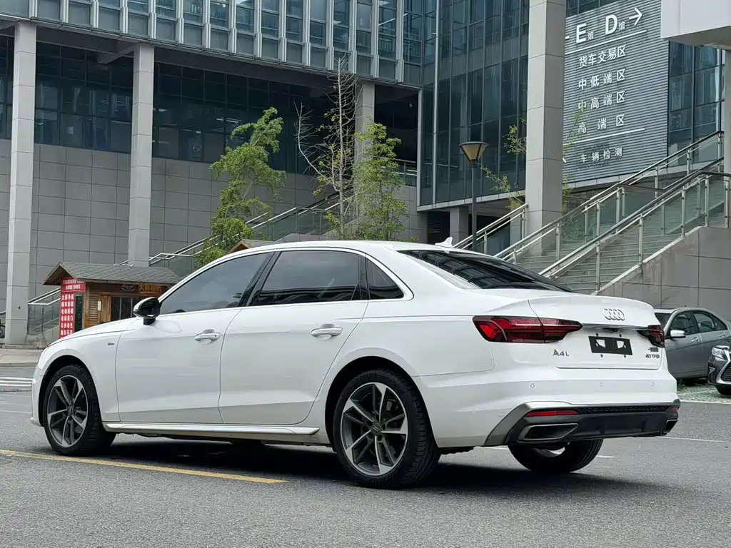 Audi A4L 2020 — фото 7