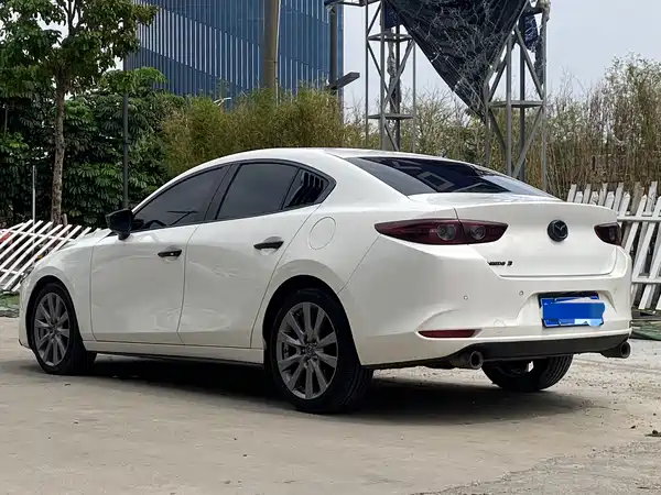 Mazda 3 Axela 2022
