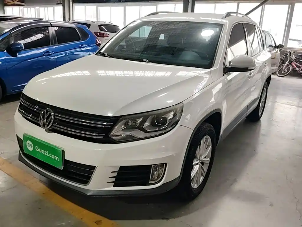 Volkswagen Tiguan 2015 — фото 1