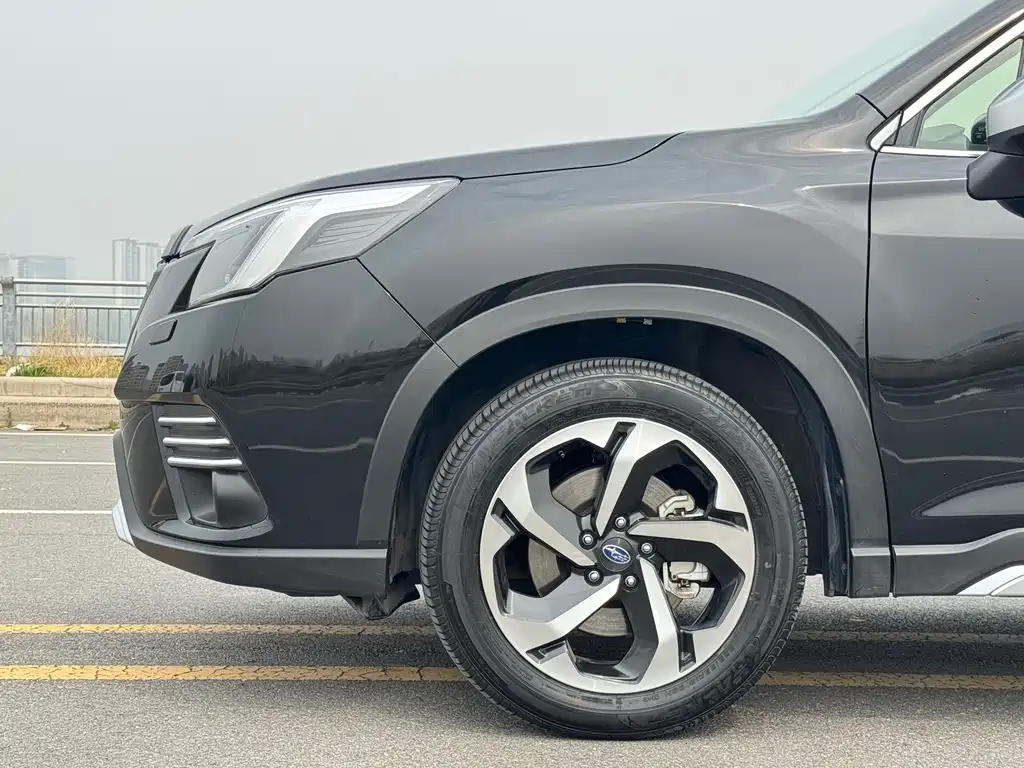 Subaru Forester 2023 — фото 6