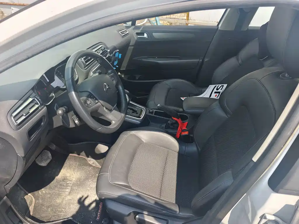 Citroen C4 2015 — фото 15