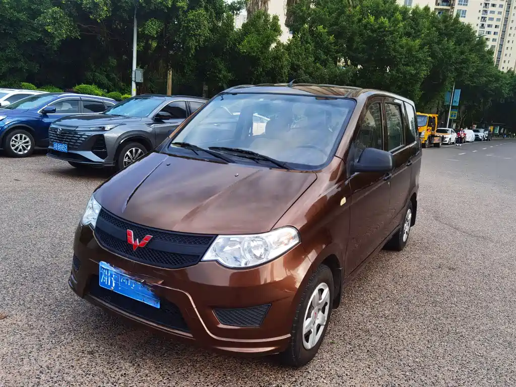 Wuling Hongguang 2018 — фото 1