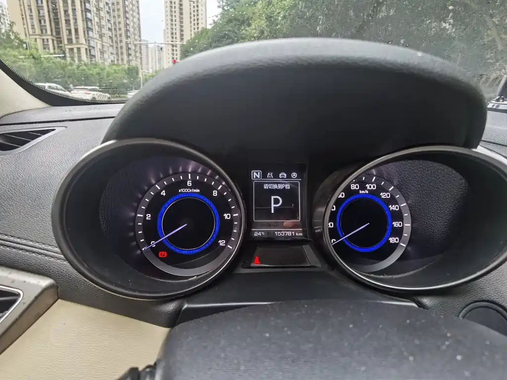 Changan Eado New Energy 2018 — фото 20