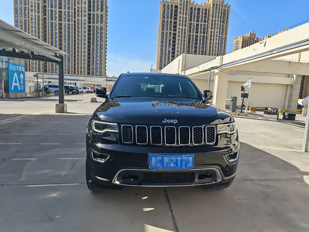 Jeep Grand Cherokee 2021 — фото 1