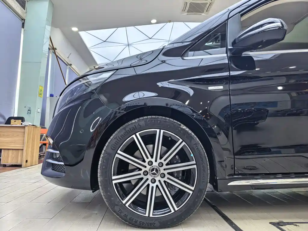 Mercedes-Benz V-Class 2024 — фото 14