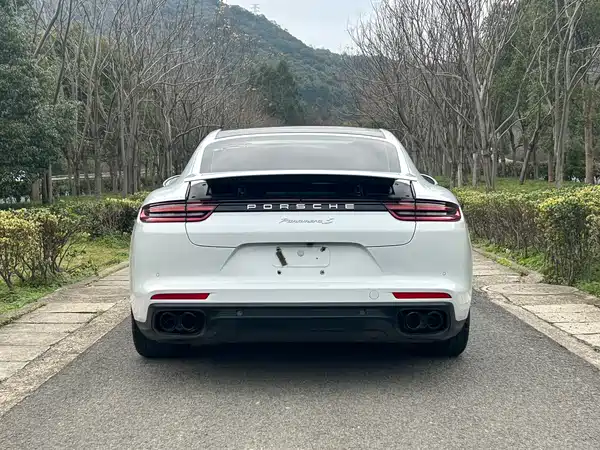 Porsche Panamera 2019