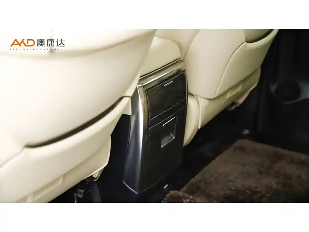 Toyota Alphard 2022 — фото 10