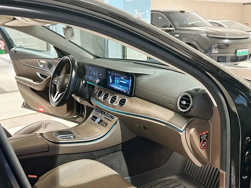 Mercedes-Benz E-Class 2020 — фото 12