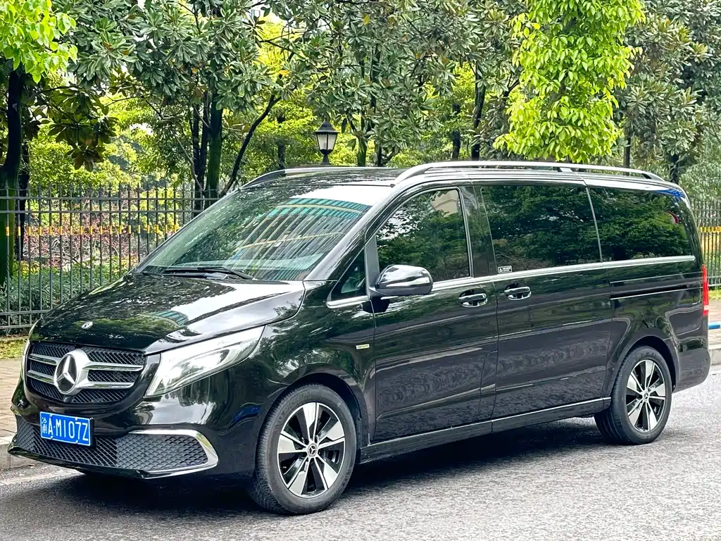Mercedes-Benz V-Class 2021 — фото 1