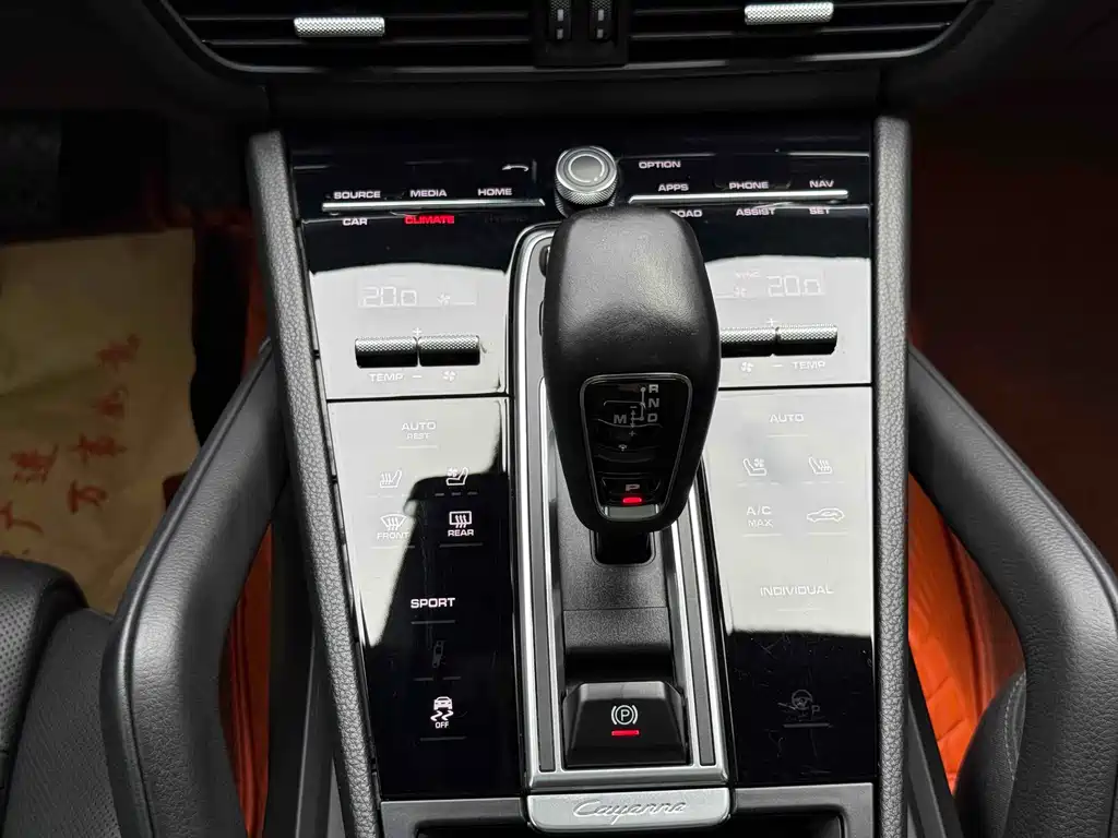 Porsche Cayenne 2022 — фото 17