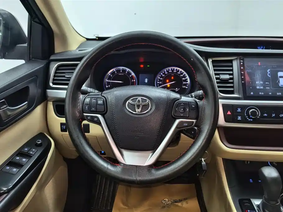 Toyota Highlander 2018 — фото 15