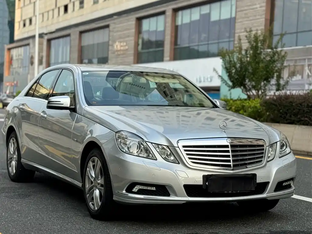 Mercedes-Benz E-Class 2010 — фото 3