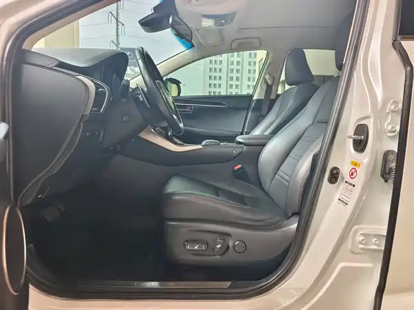 Lexus NX 2018