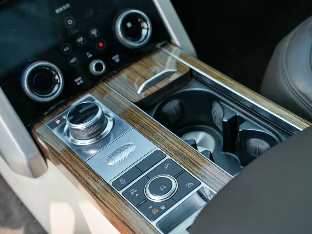 Land Rover Range Rover 2018 — фото 15