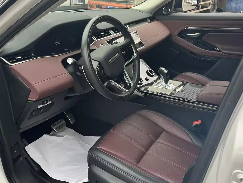 Land Rover Evoque 2023 — фото 6