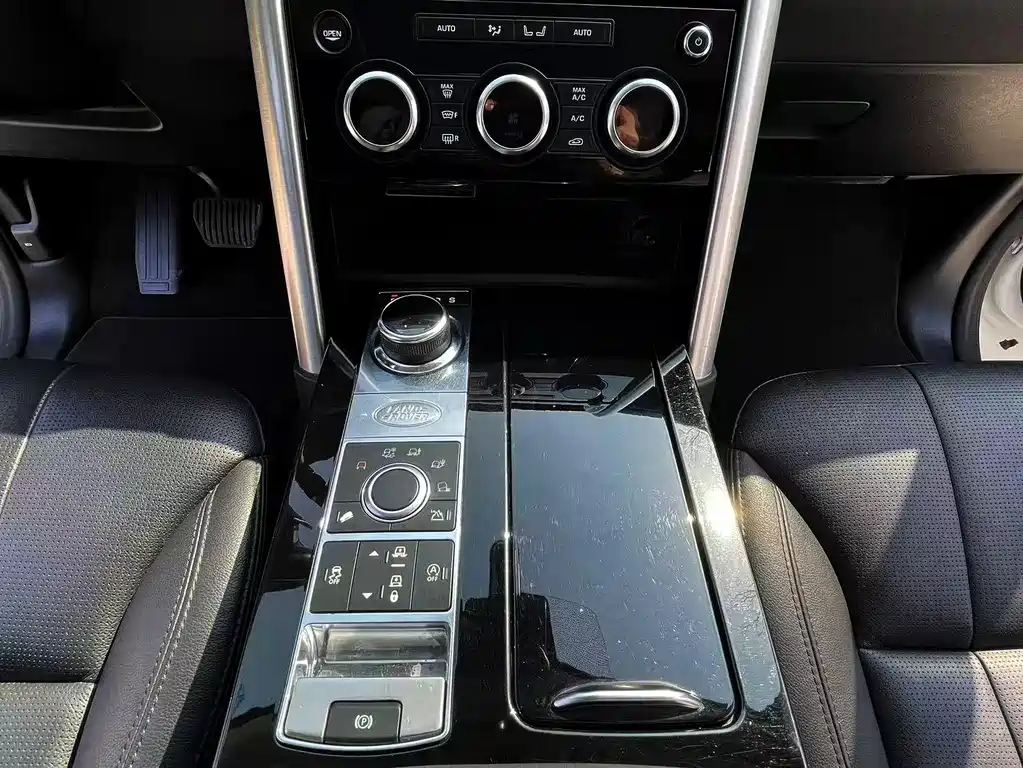 Land Rover Discovery 2019 — фото 14