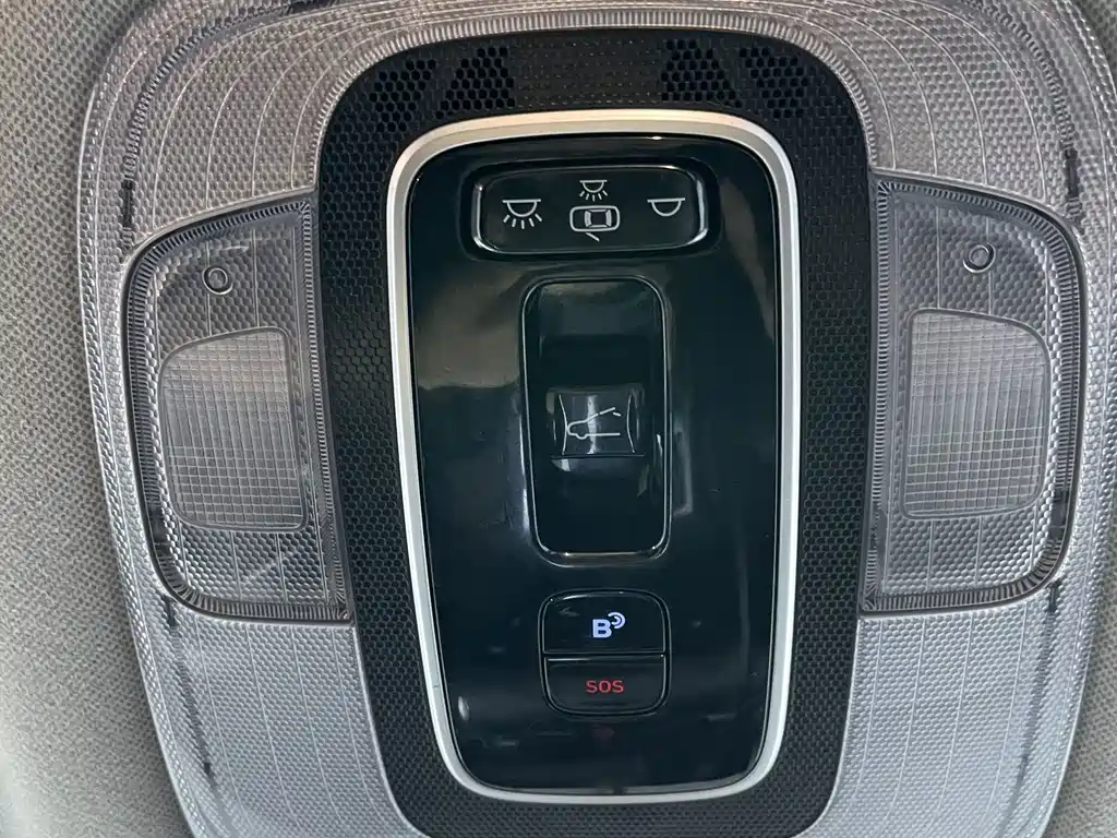 Hyundai Elantra 2022 — фото 12