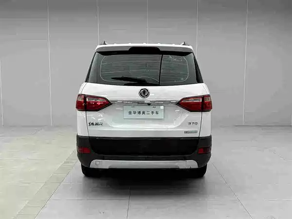 Dongfeng Scenery 370 2017