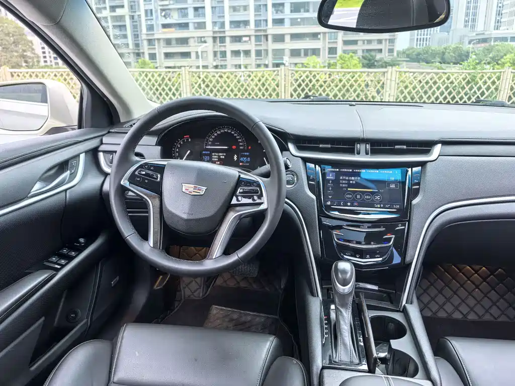Cadillac XTS 2018 — фото 11