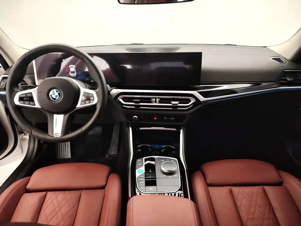 BMW i3 2024 — фото 8