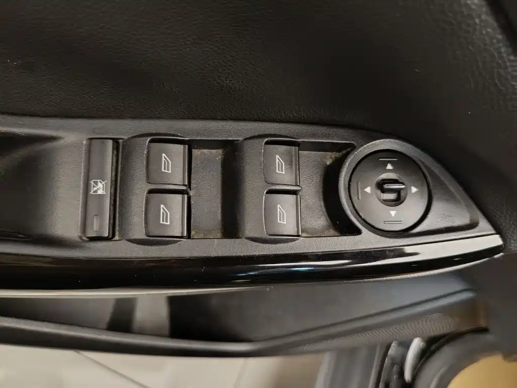 Ford Focus 2015 — фото 9