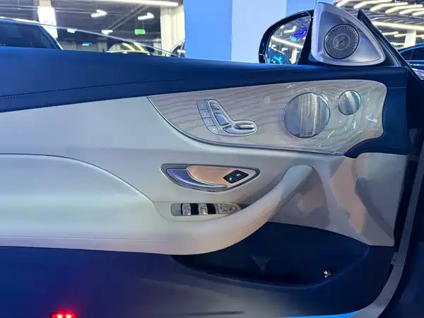 Mercedes-Benz E-Class 2022