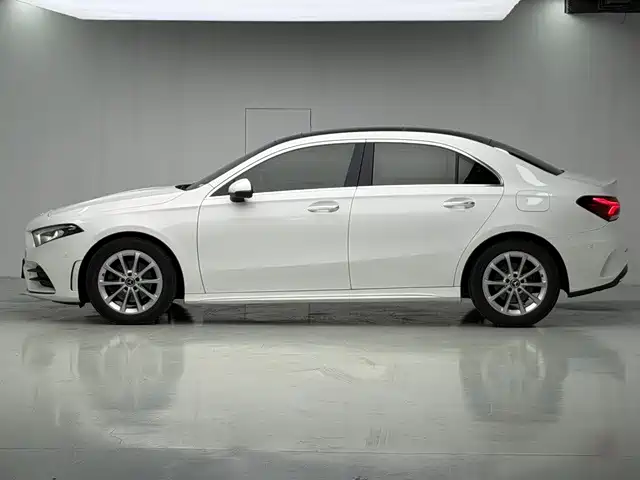 Mercedes-Benz A-Class 2022 — фото 7