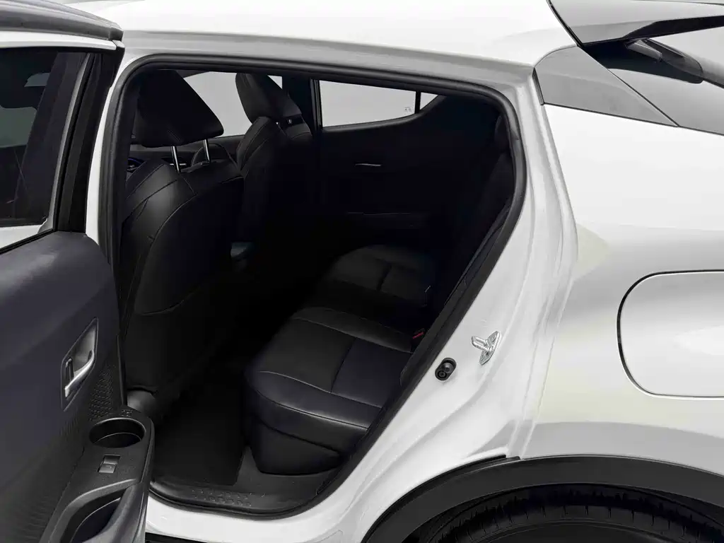 Toyota C-HR 2023 — фото 14