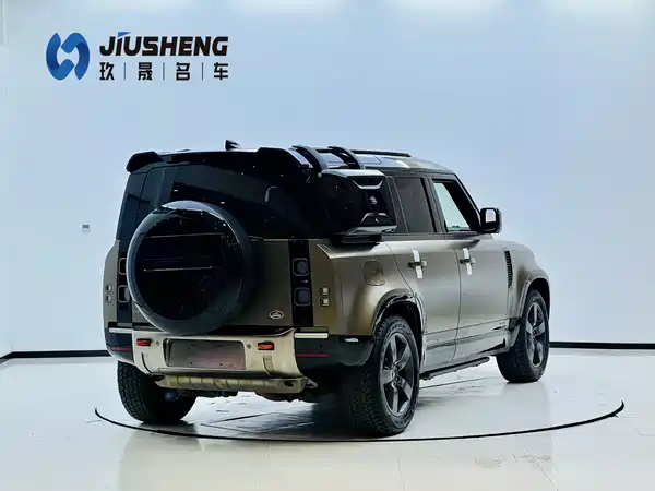 Land Rover Defender 2023