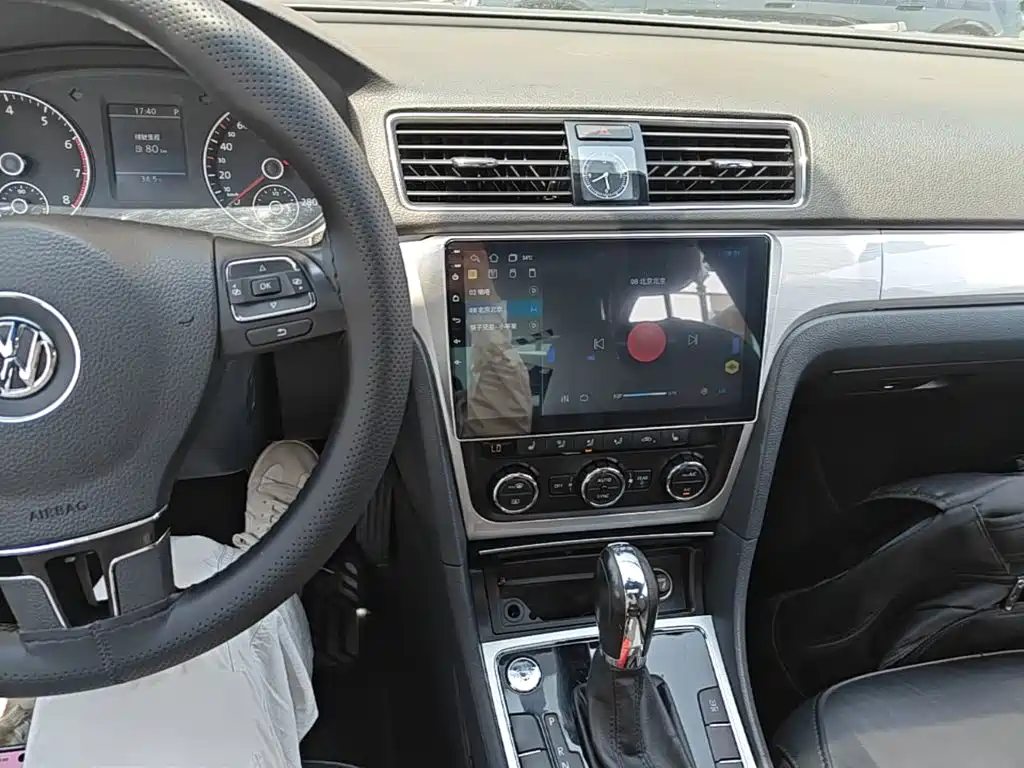 Volkswagen Passat 2014 — фото 10