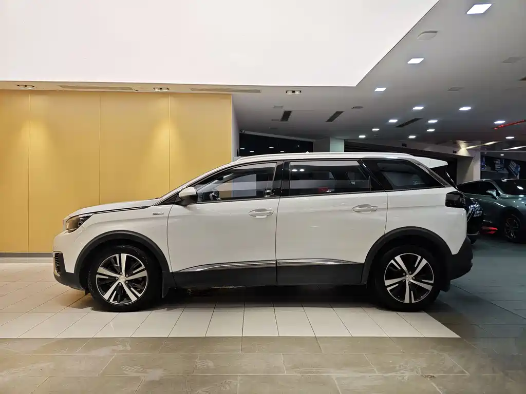 Peugeot 5008 2018 — фото 7