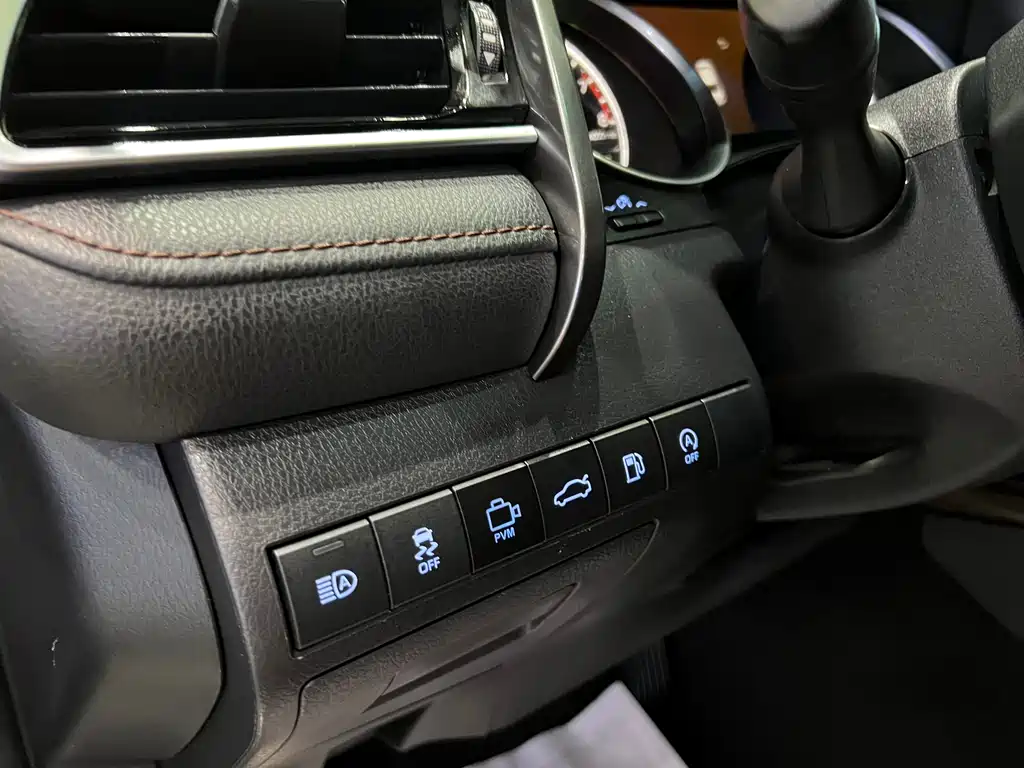 Toyota Camry 2018 — фото 22