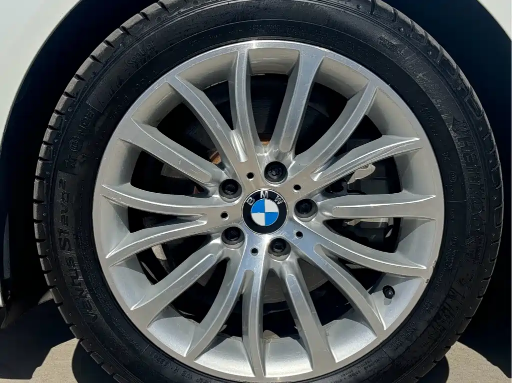BMW 5 Series 2016 — фото 19